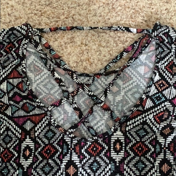 Pattern crop top - Picture 3 of 3